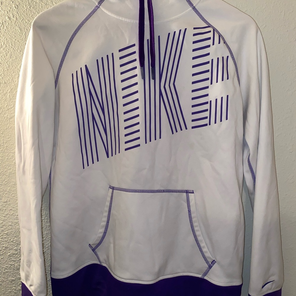 Nike Women’s Therma-Fit Pullover Hoodie